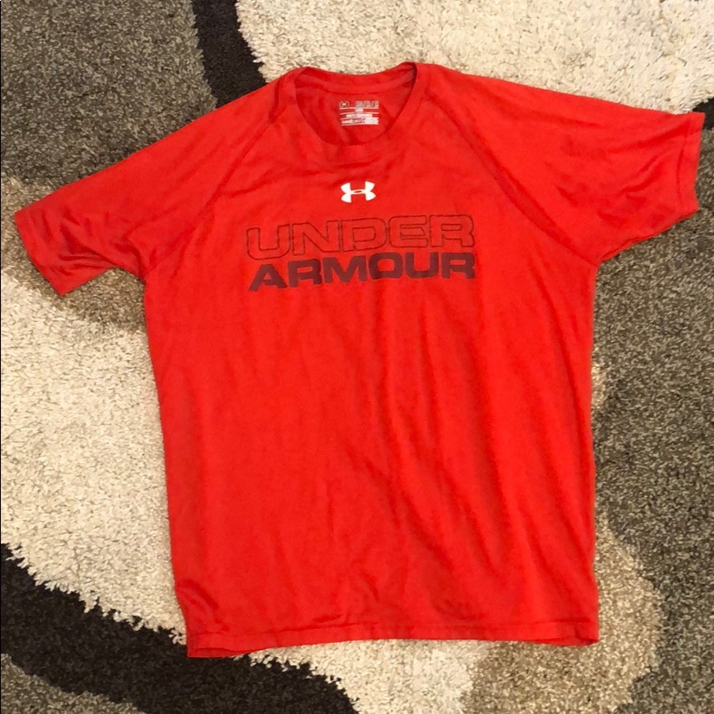 Under Armor Red Short Sleeve Shirt